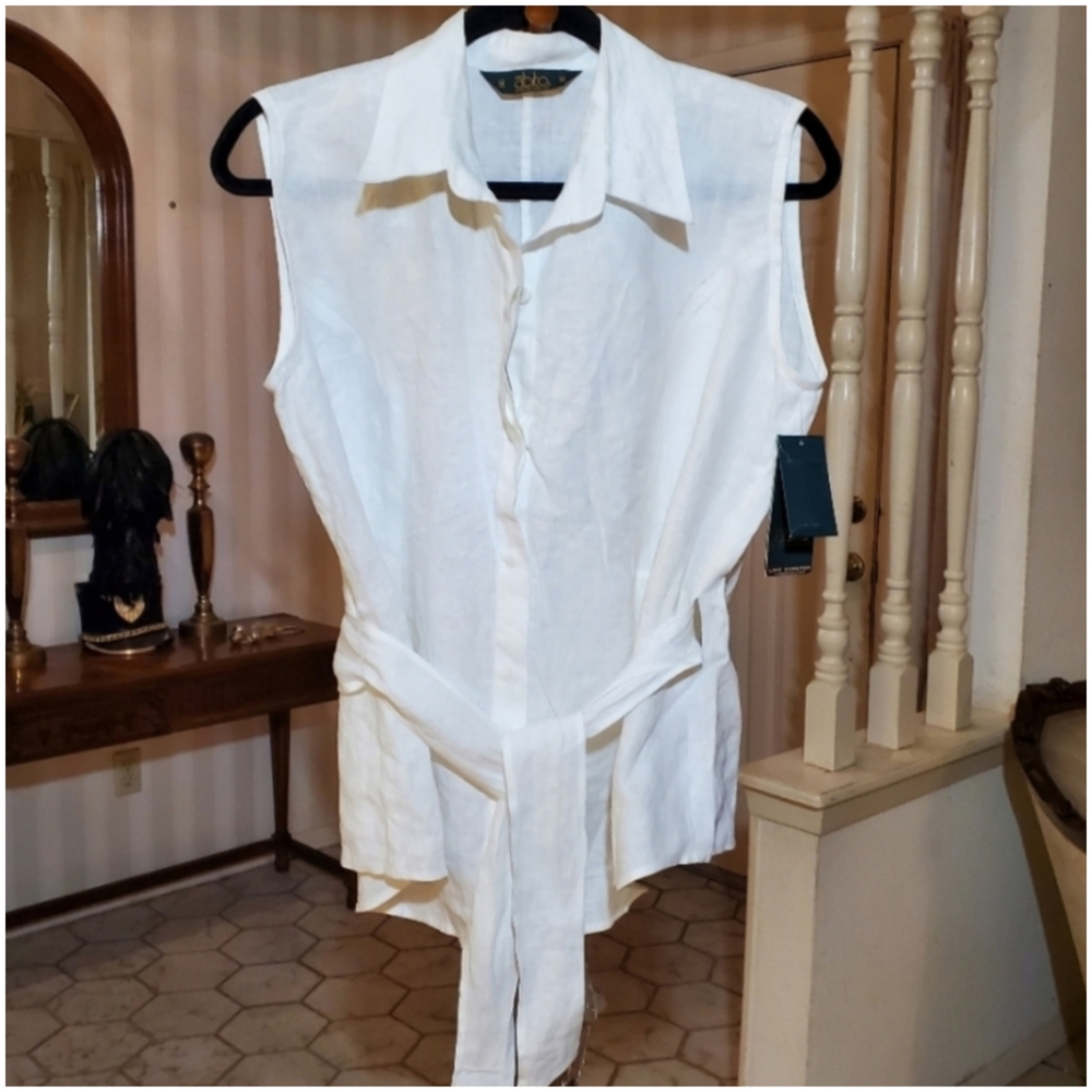 White Sleeveless Button-Up Blouse - image 1
